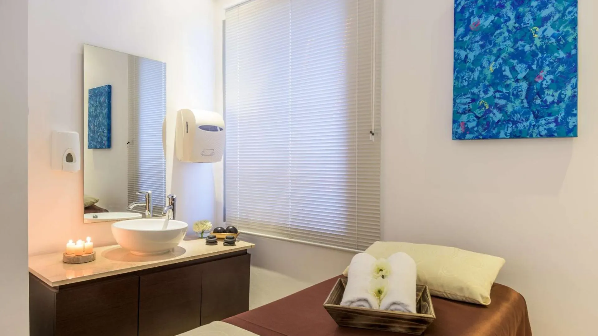 Nh Collection Royal Smartsuites Barranquilla  Hotel